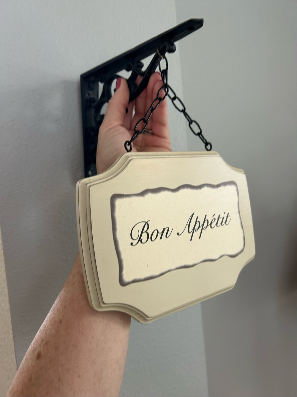 “Bon Appetit” stylish kitchen/dining wooden sign (8x6).